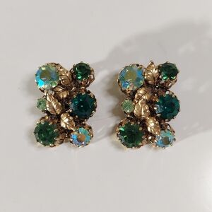 Austrian Crystal Vtg Aurora Borealis Green Irridescent Prong Set Clip Earrings